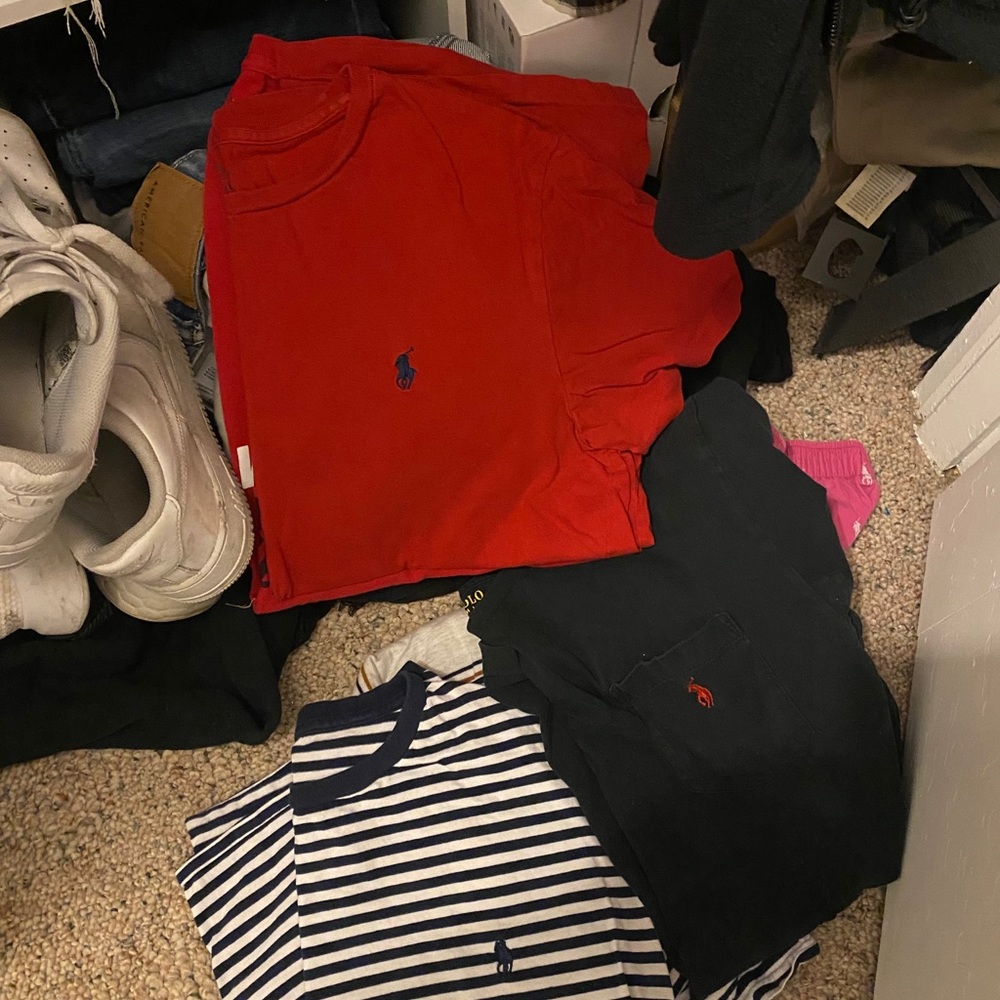 4 polo shirts, 4 pairs of pants AE and Hollister